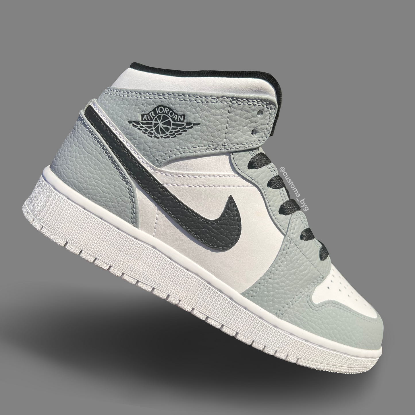 JORDAN 1 MID BLACK & GREY