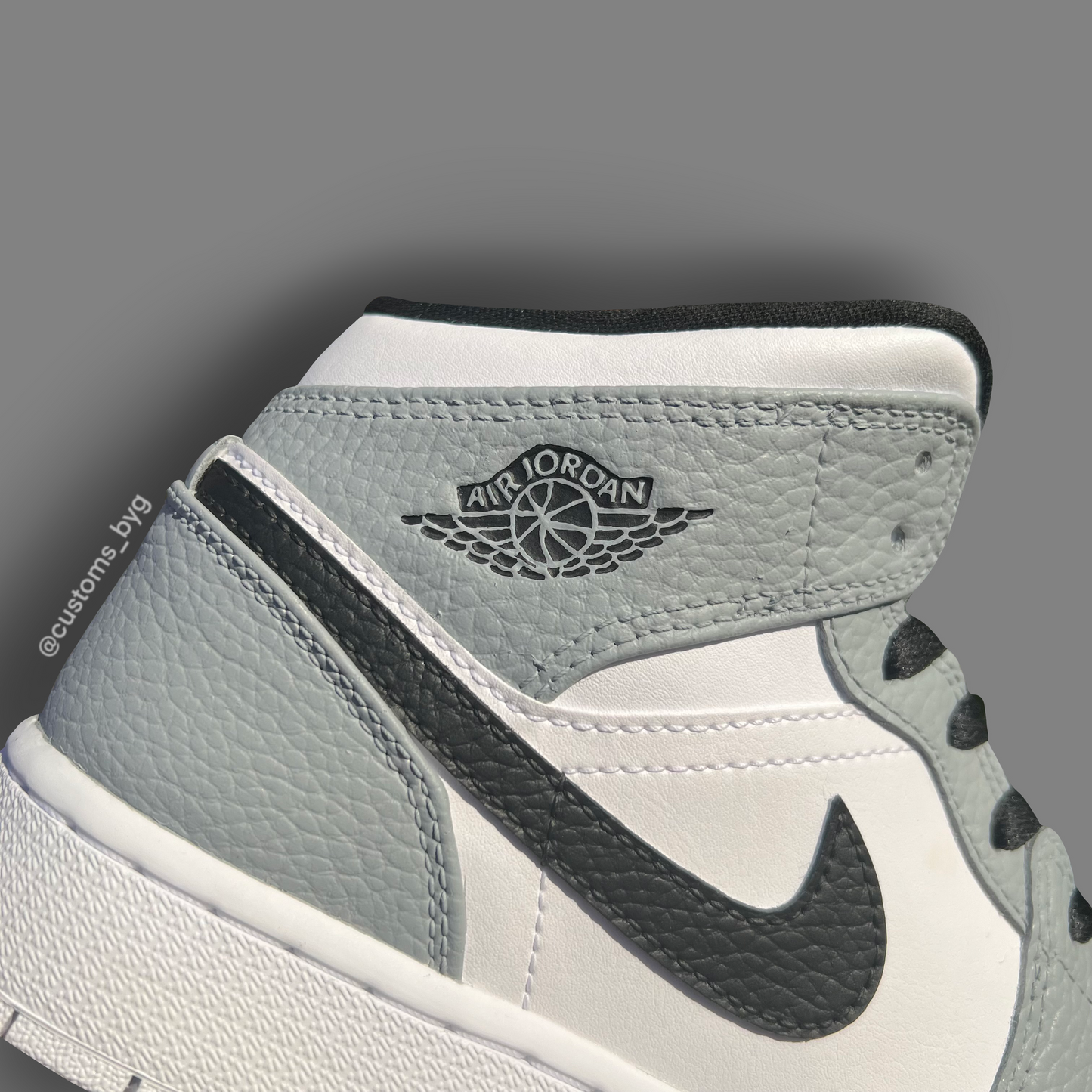 JORDAN 1 MID BLACK & GREY